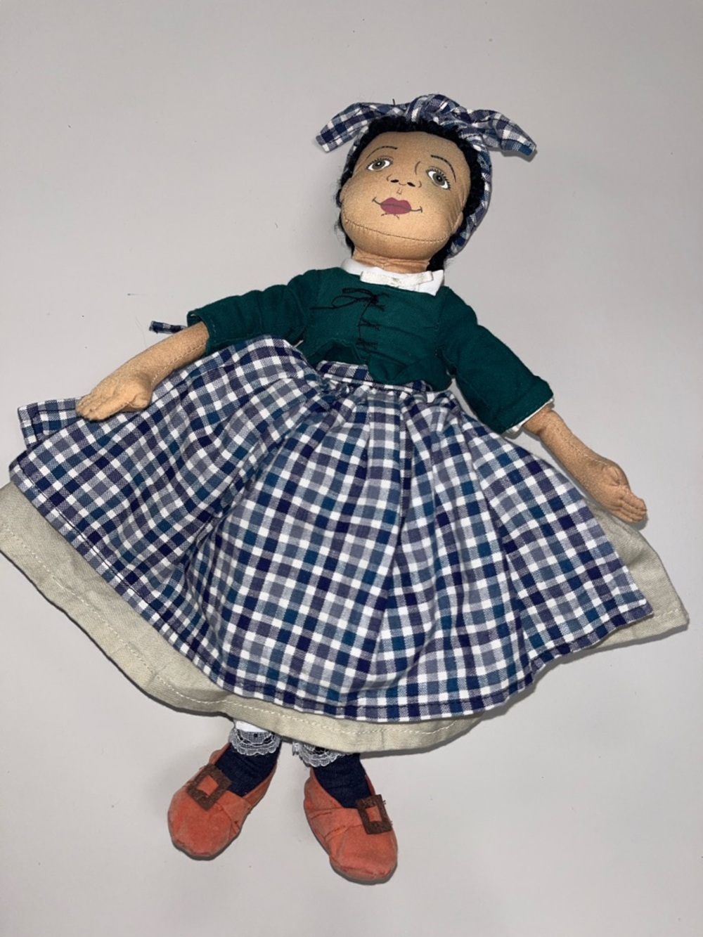 Colonial Williamsburg Eve Cloth Doll with  Dress & shoes 1998